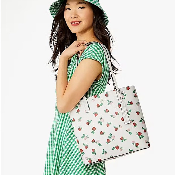 Kate Spade Jana Tossed Strawberry Printed Tote 🍓 - Picture 1 of 5
